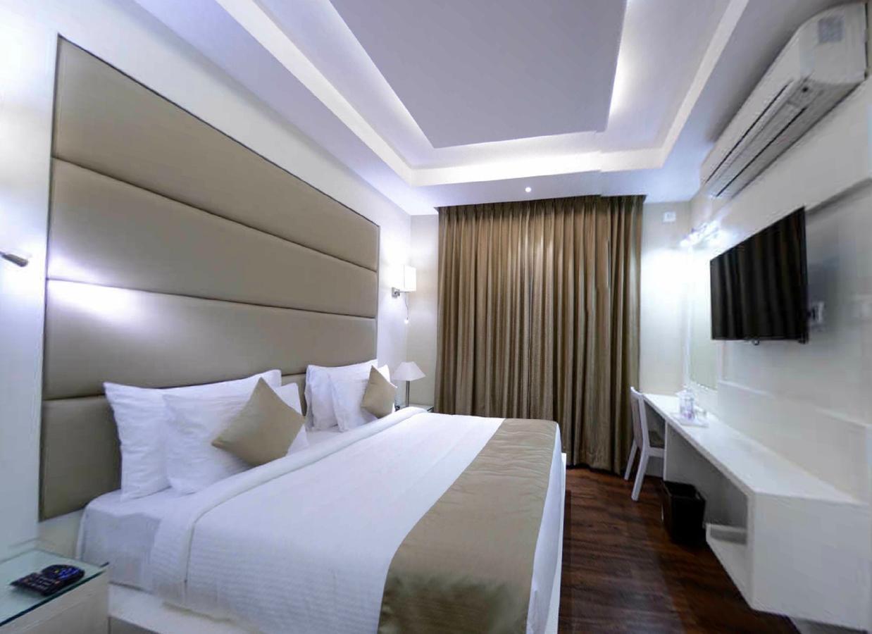 Clarks Inn Srinagar Zewnętrze zdjęcie