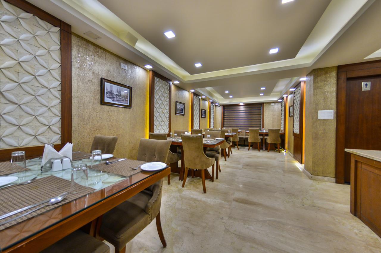 Clarks Inn Srinagar Zewnętrze zdjęcie