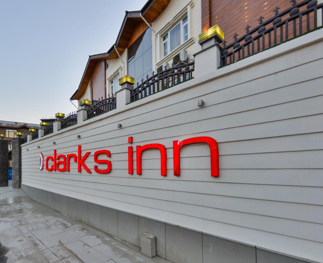 Clarks Inn Srinagar Zewnętrze zdjęcie