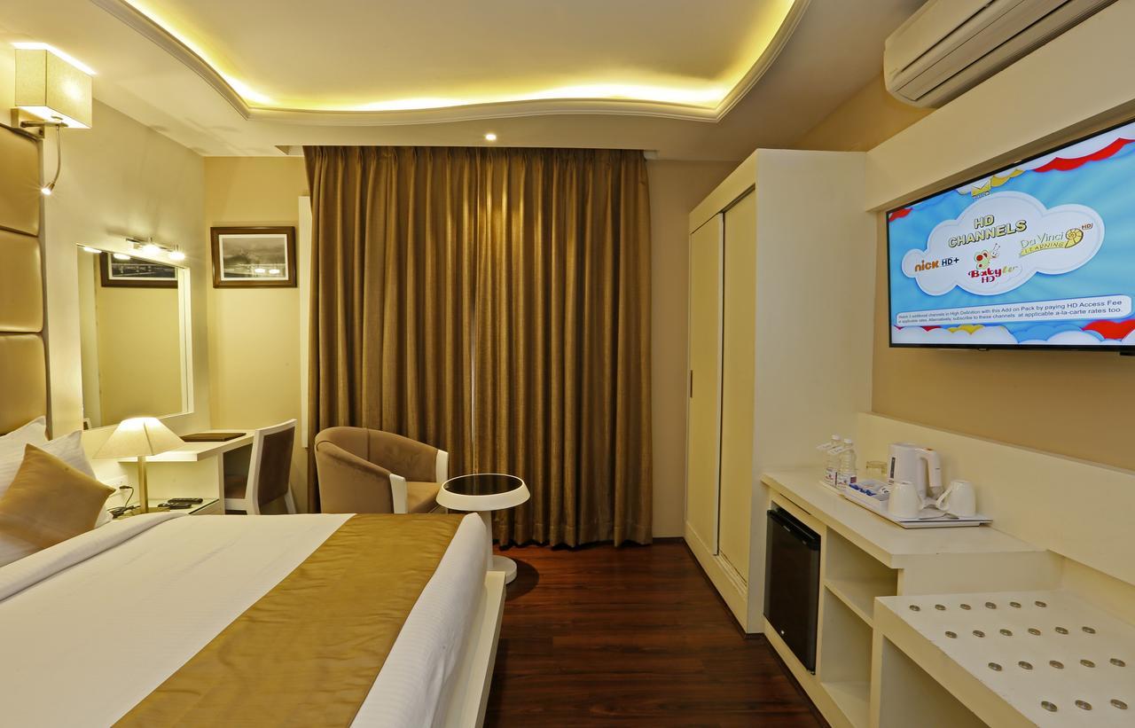 Clarks Inn Srinagar Zewnętrze zdjęcie