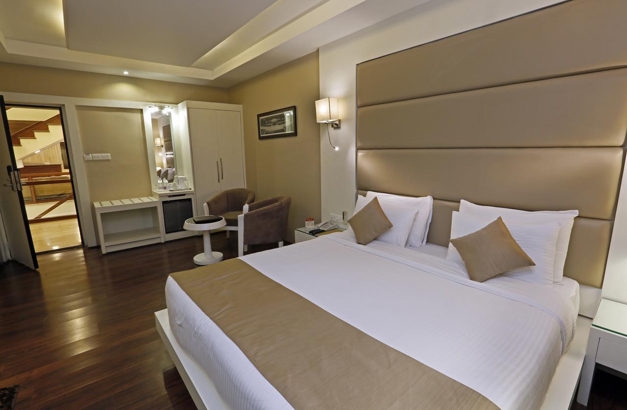 Clarks Inn Srinagar Zewnętrze zdjęcie