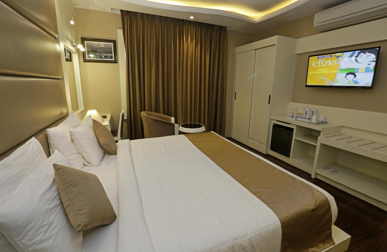 Clarks Inn Srinagar Zewnętrze zdjęcie