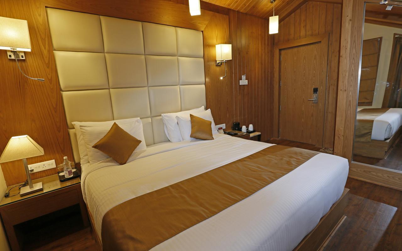 Clarks Inn Srinagar Zewnętrze zdjęcie
