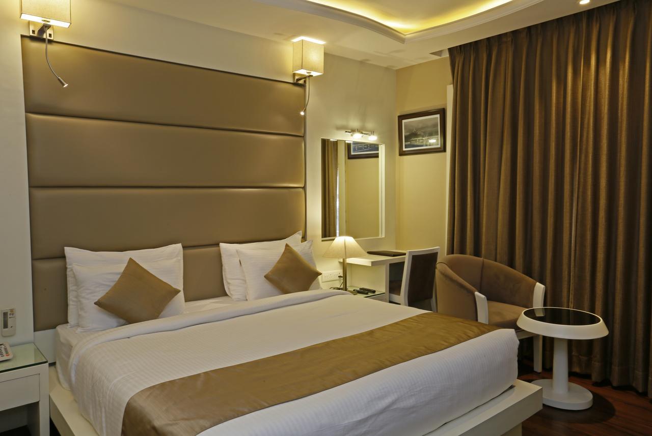 Clarks Inn Srinagar Zewnętrze zdjęcie