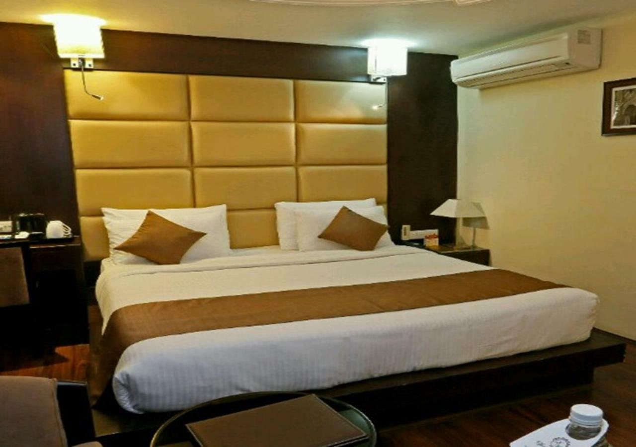 Clarks Inn Srinagar Zewnętrze zdjęcie