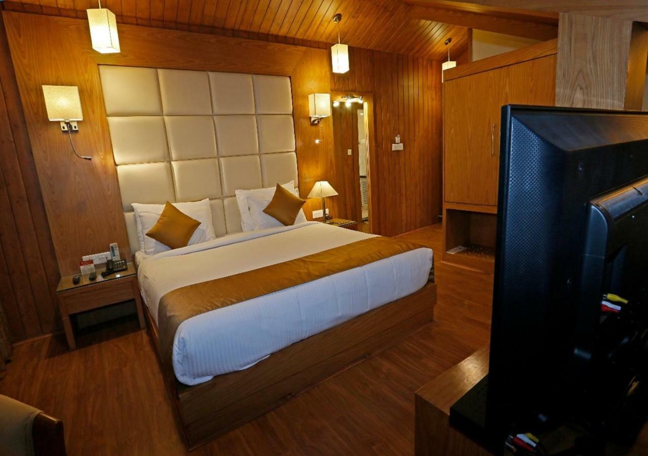 Clarks Inn Srinagar Zewnętrze zdjęcie